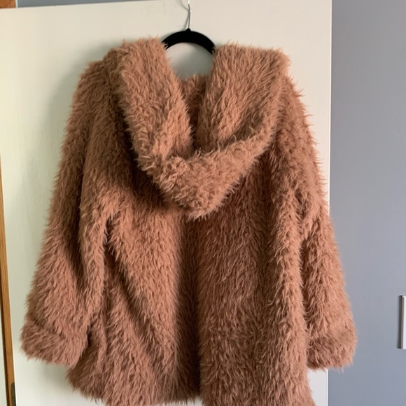 Brand New Oysho Sherpa - Picture 3 of 4